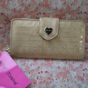 Betsey Johnson Celly Wallet